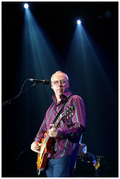 [Obrazek: Mark%20Knopfler%20(2005-05-07%20Torwar)_zm_003.jpg]